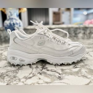 Skechers D'Lites Fresh Start Size 9 1/2 WIDE